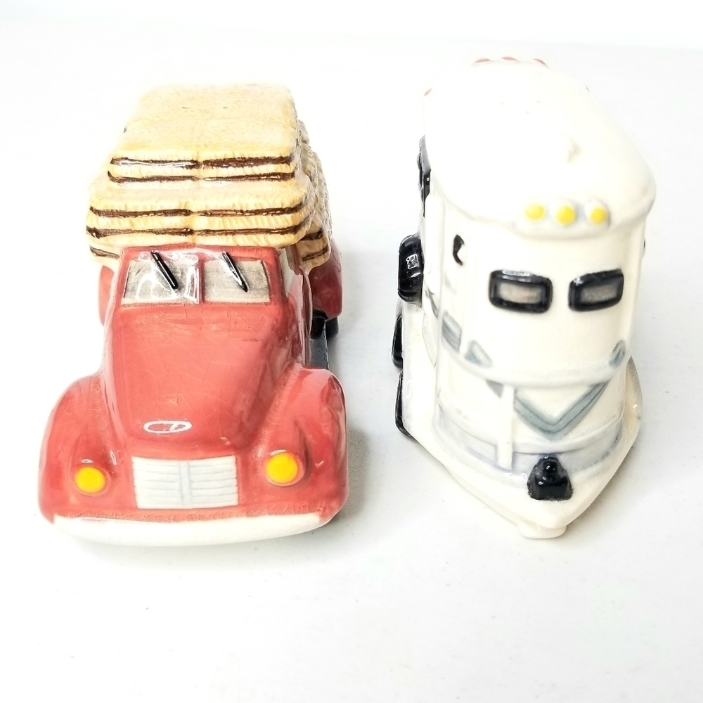 Vintage Mountain Lifestyle S'more Food Campers Trailer's Salt and Pepper Shakers